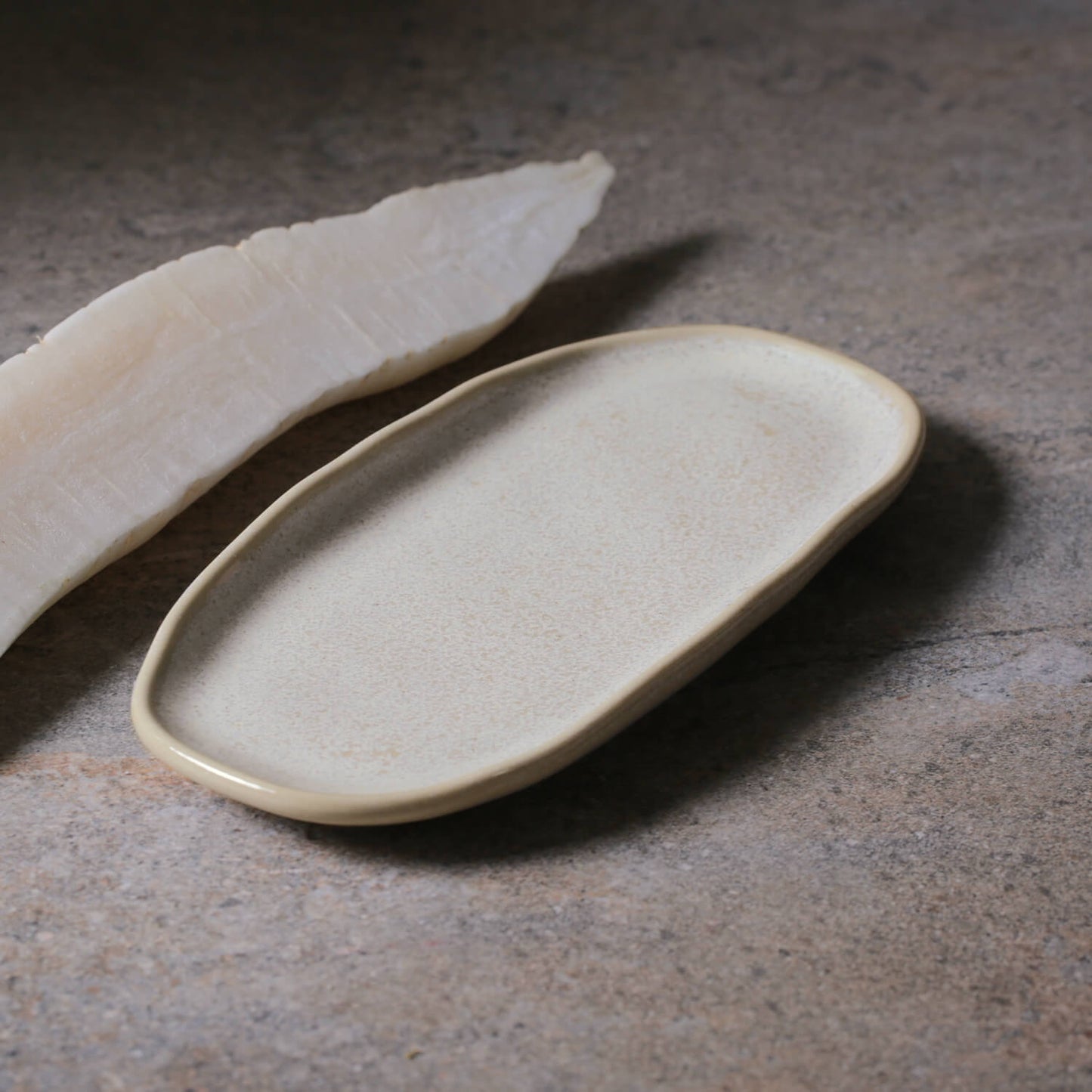 Porto Brasil LATTE SHALLOW OVAL PR ORGANIC STONEWARE dia. 9.06x4.33" SKU: '15114108501