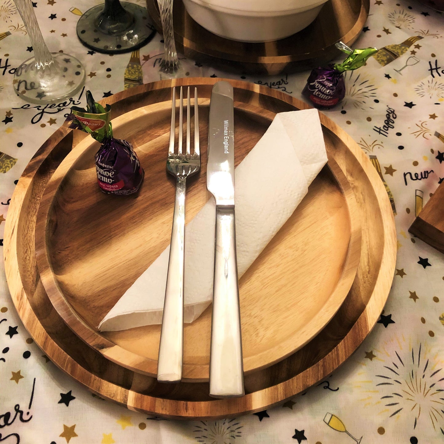 2 Medium-sized Acacia platters for Pizza and Salad party serving set (14” and 8” round) WL-555043