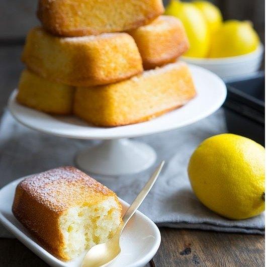 Lemon cakes