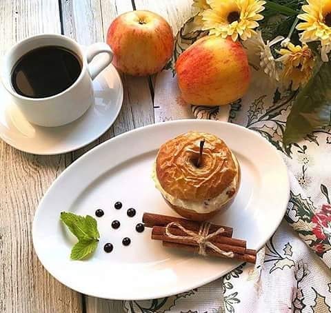 Baked apples with cottage cheese