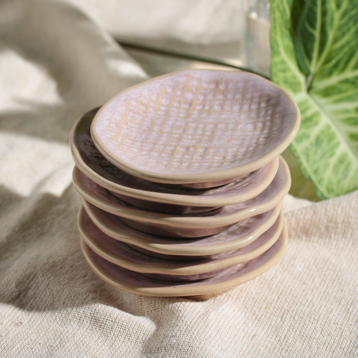 Porto Brasil LITCHI RAMEKIN JUTA STONEWARE dia. 4.33x0.87"  SKU: '14664109201