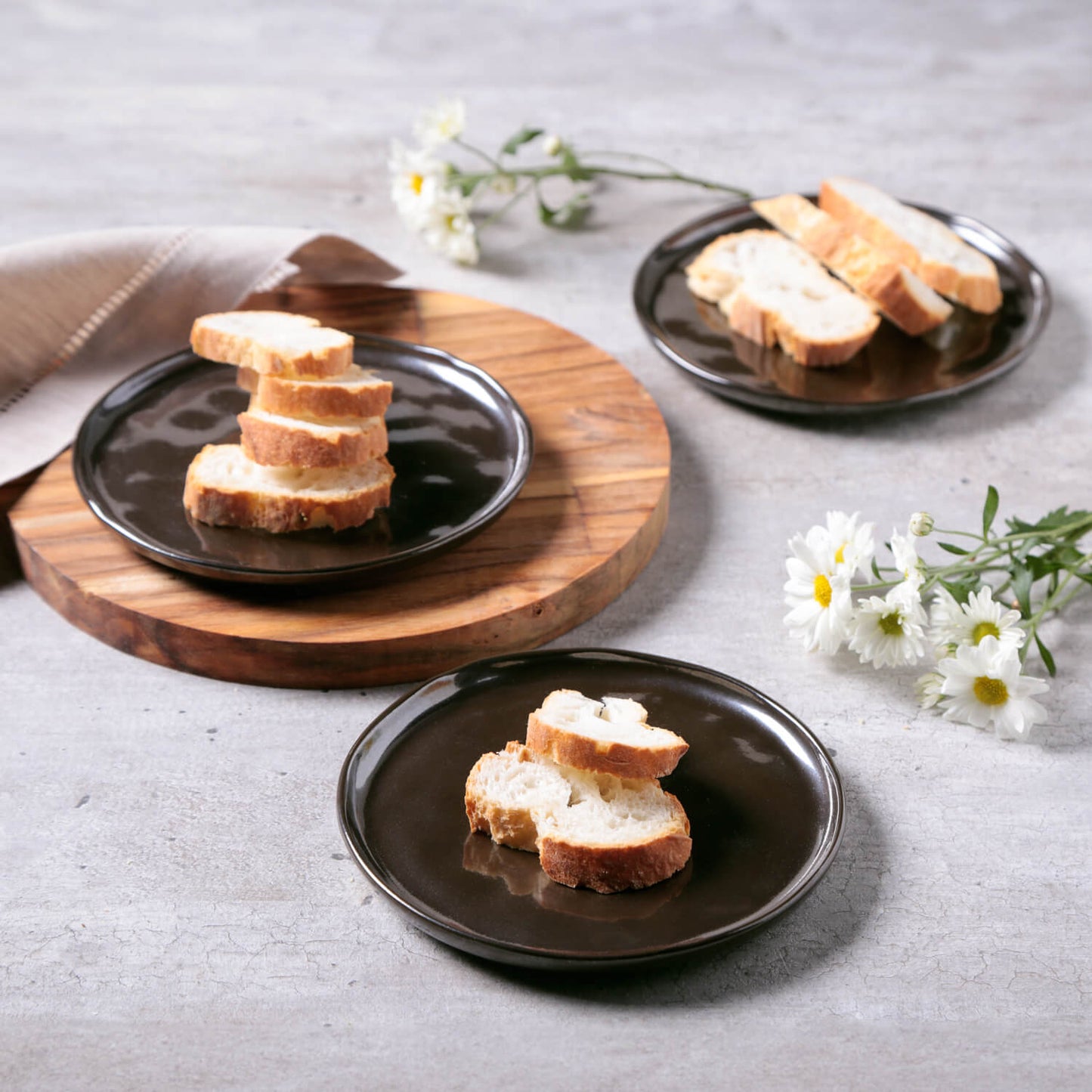 Porto Brasil METALLICA BREAD PLATE STONEWARE dia. 6.1x0.63"  SKU: '15931109301