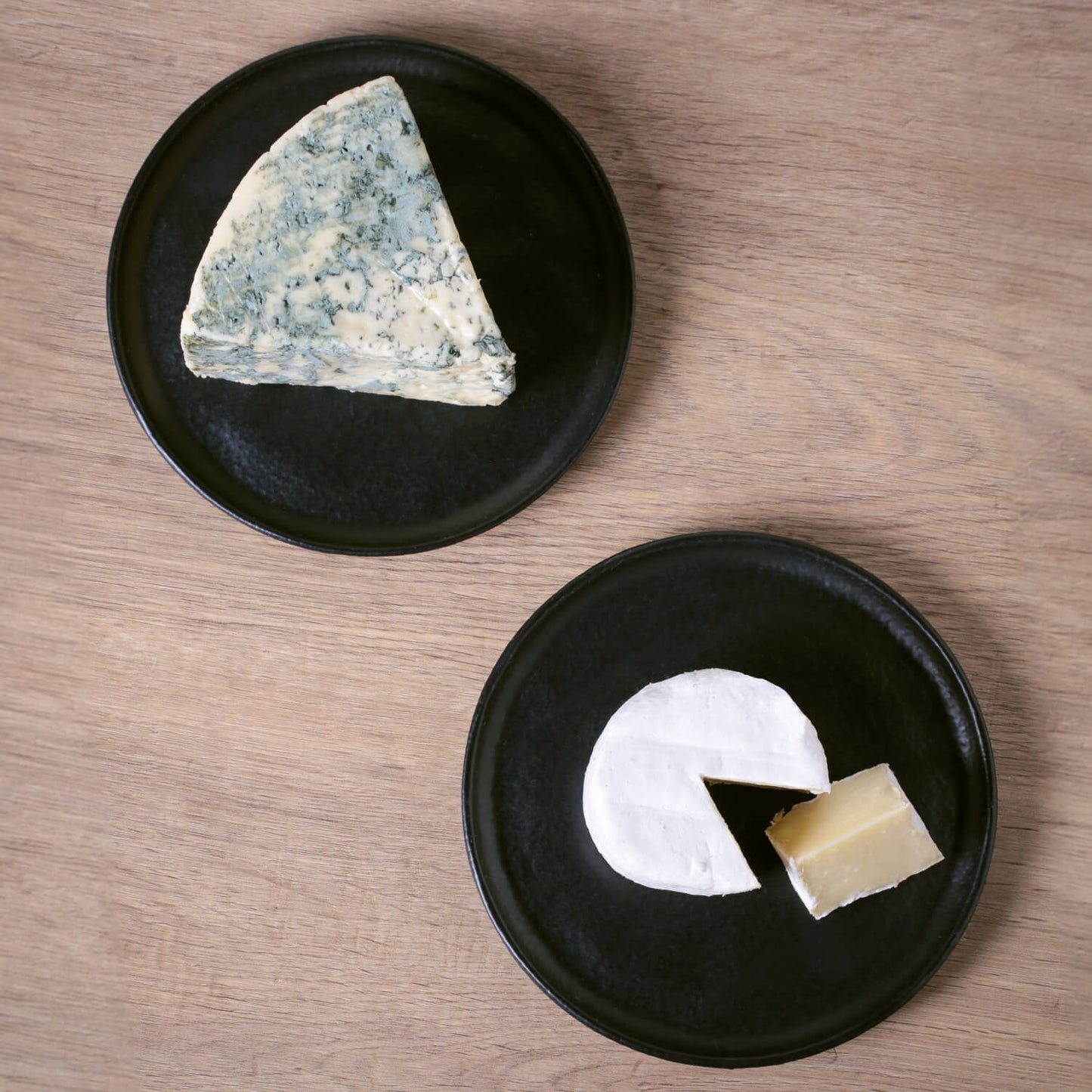 Porto Brasil MATTE BLACK BREAD PLATE STONEWARE dia. 6.1x0.63"  SKU: '1593173901