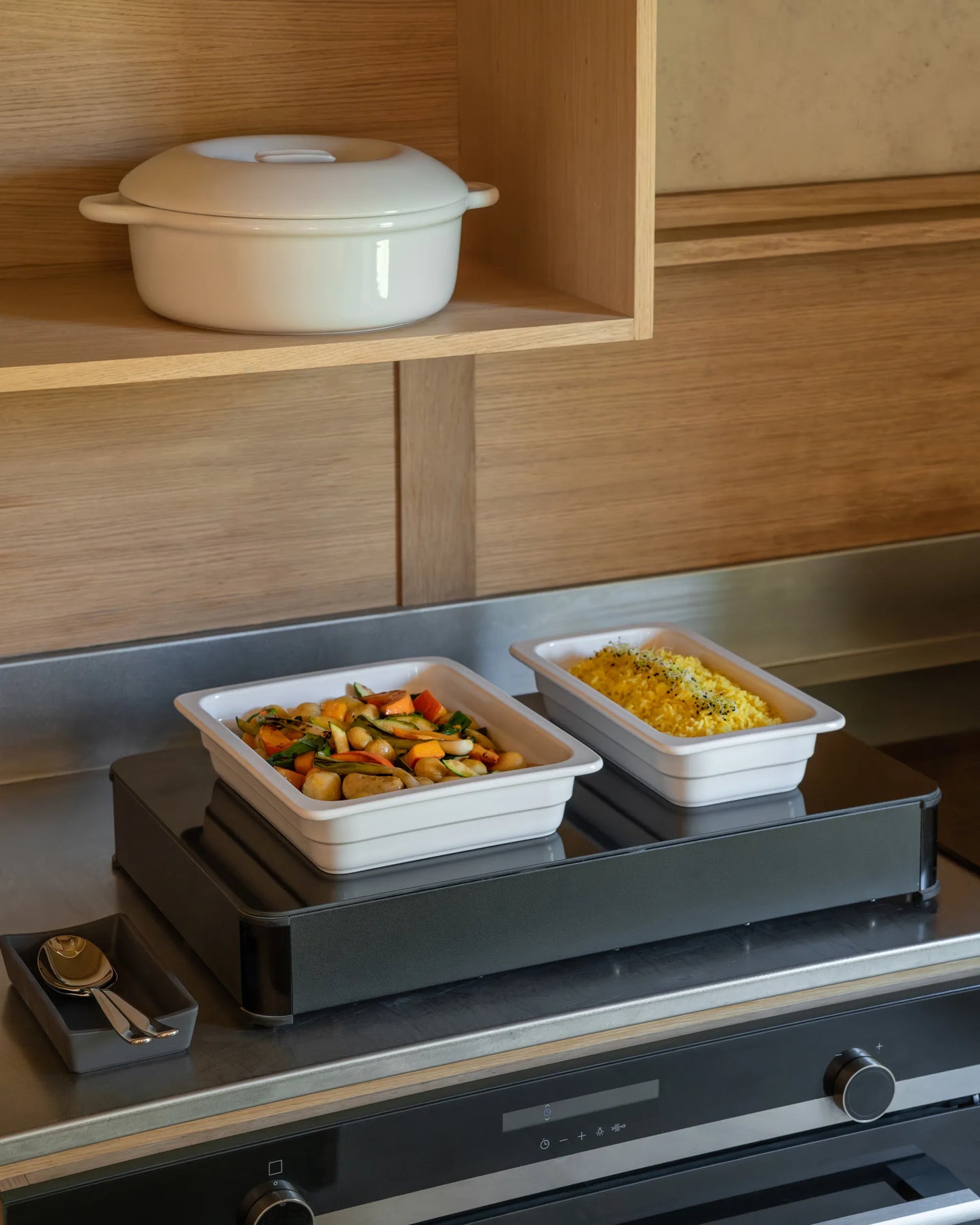 Revol GASTRO'HOTEL DISH 2/4 White SKU: '616344