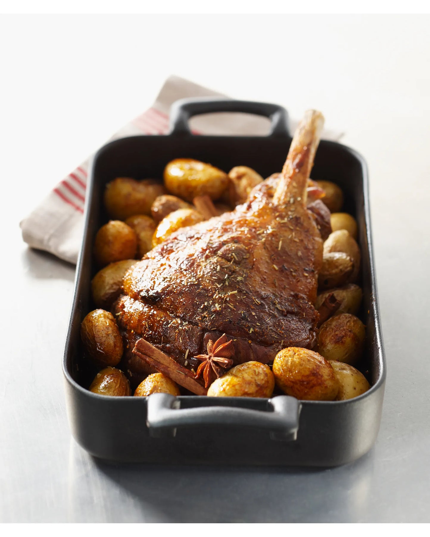 Revol BELLE CUISINE MINI SQUARE DISH,DEEP 7CM 8CL Cast iron style SKU: '642075