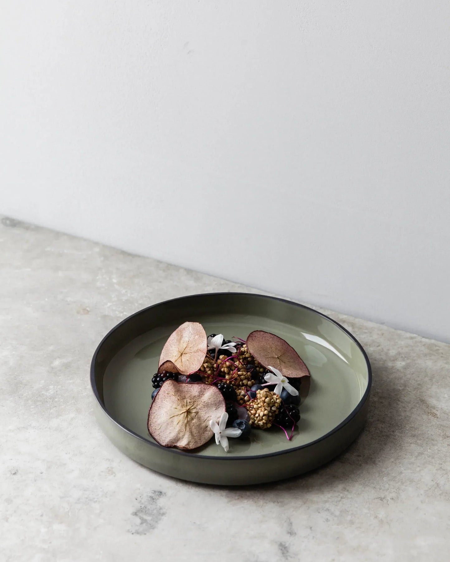 Revol CARACTERE GOURMET PLATE 23CM White Cumulus SKU: '652743