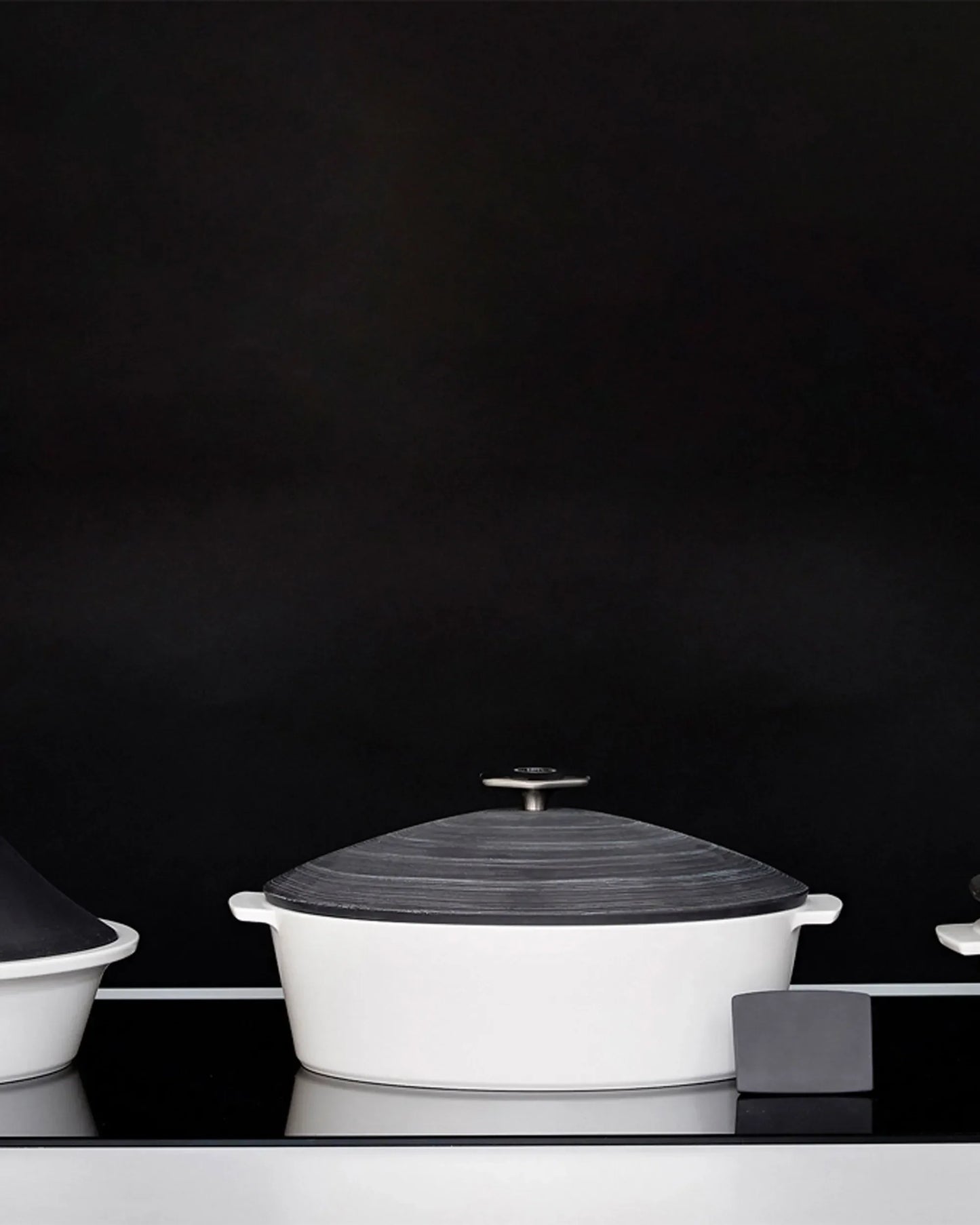 Revol REVOLUTION 2 ROUND COCOTTE 10.25''/26cm Silver Crescendo Induction Crescendo argent SKU: '653354