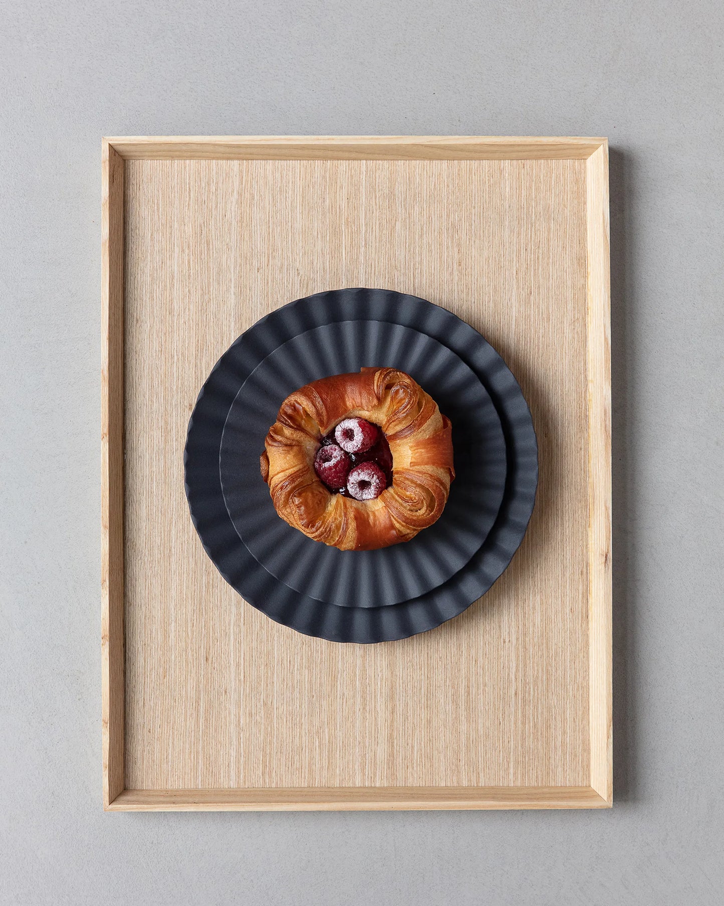 Revol PEKOE PLATE 17CM Black Smooth SKU: '653638