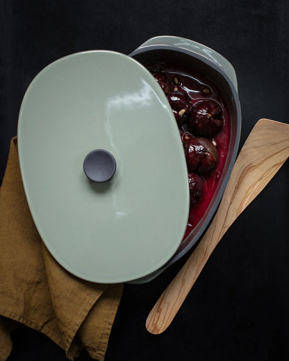 Revol CARACTERE CULINAIRE RECT DISH WITH LID 26X18, Cardamom SKU: '655274