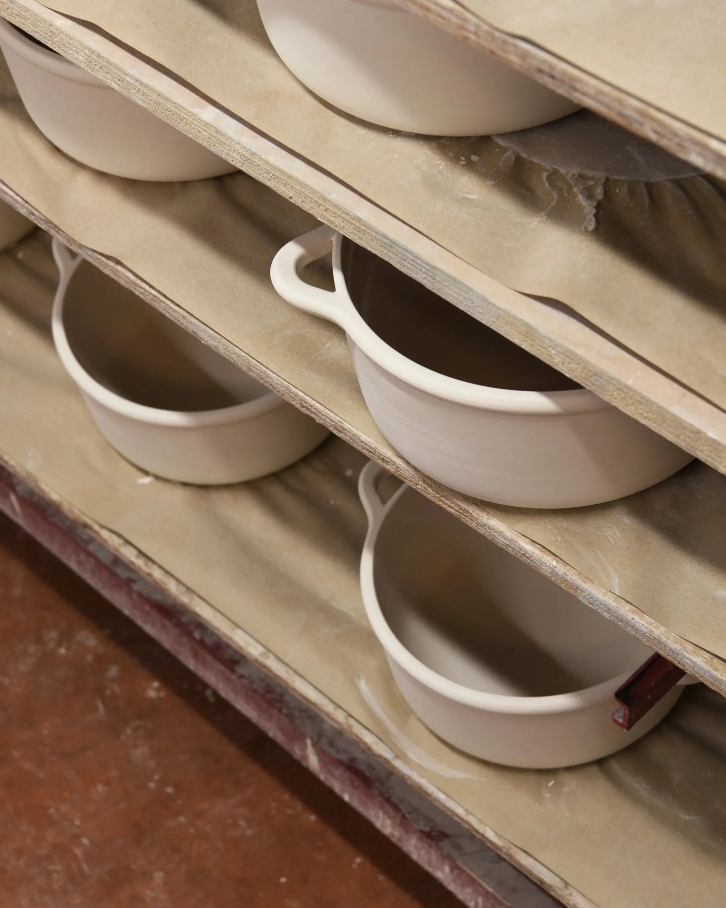 Revol BOMBANCE ROUND COCOTTE 22CM OVEN WITH PORCELAIN LID Alabaster white SKU: '660133