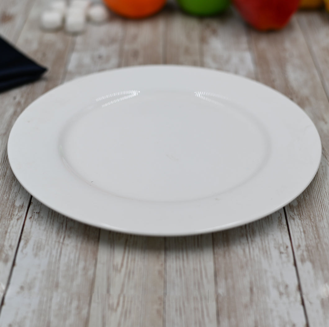 Fine Porcelain Dinner Plate 9