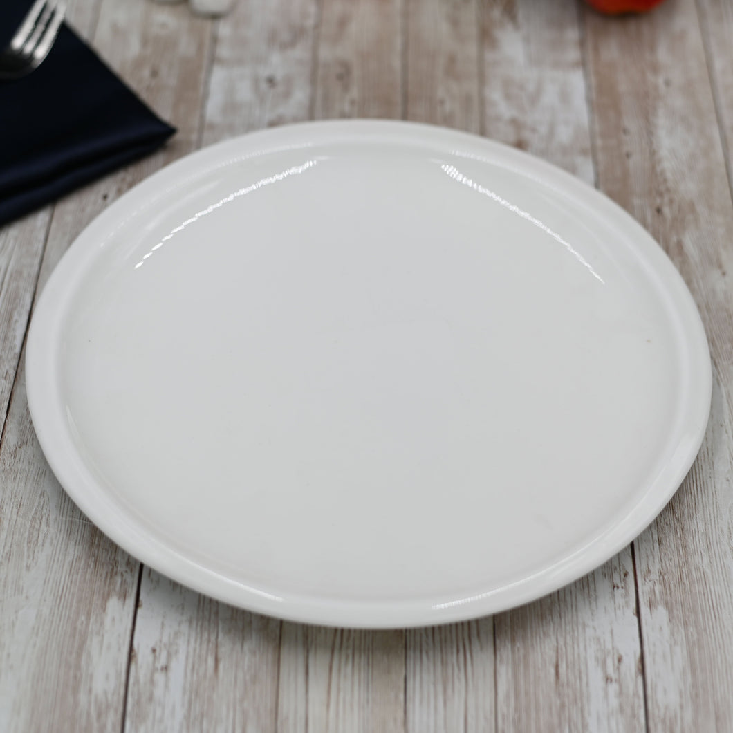 Fine Porcelain Dinner Plate 10.5