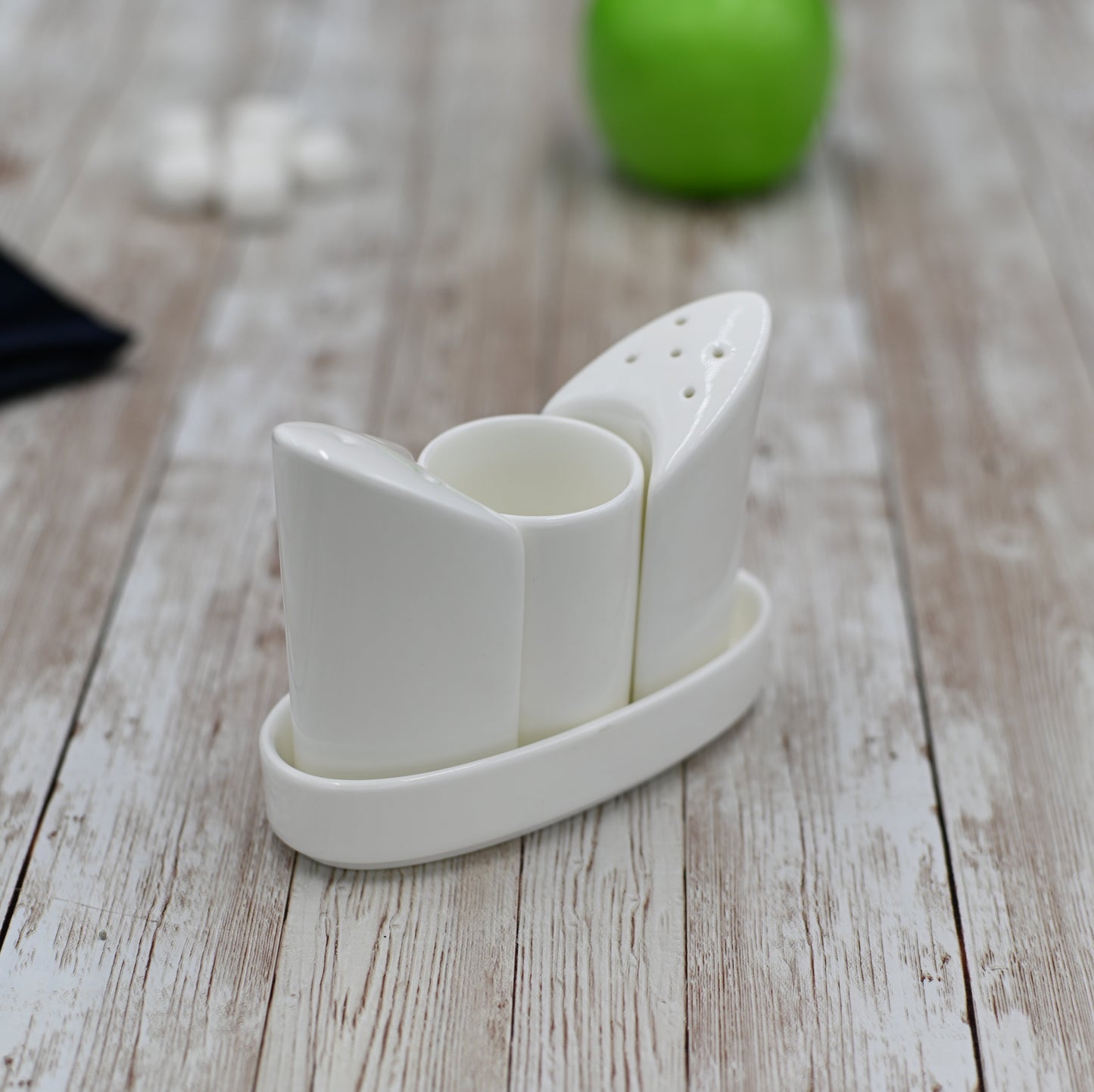 Fine Porcelain Salt & Pepper Set WL-996117/Sp