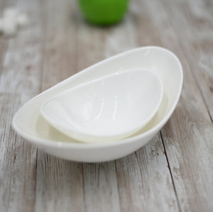 White Sauce Dish 8" inch X 4.7'' X 2.5'' |
