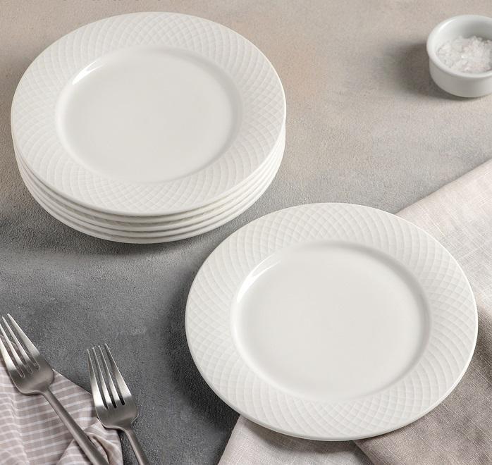 Fine Julia Porcelain 24 Piece Dinnerware Set For 6